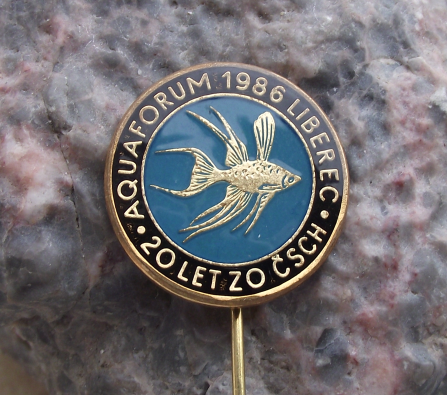 1986 Tropical Fish Forum Czech Liberec Betta splendens Aquarium Pin Badge