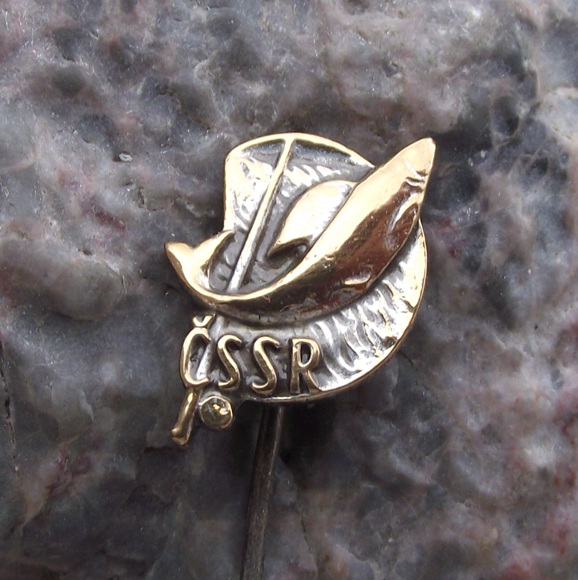 Vintage Czechoslovakia Fishing Association Members Pin Badge