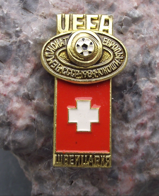 1984 UEFA European Football Championships Switzerland Swiss Team Pin Badge