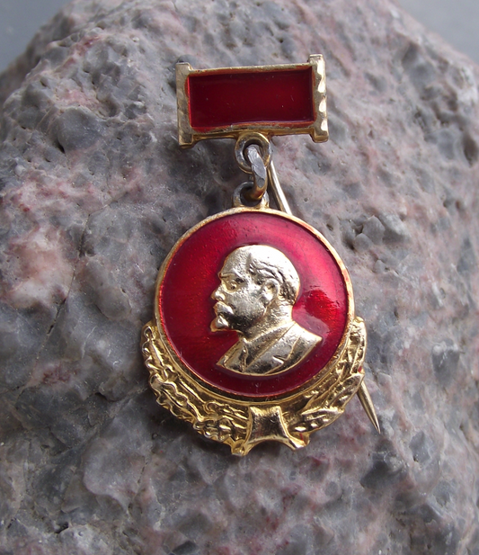 Vintage Vladimir Lenin Head Profile Soviet Leader Award Medal Stick Pin Badge