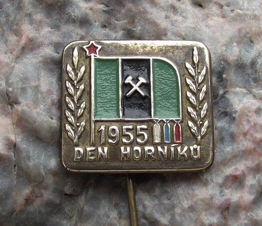 1955 National Miners Mine Workers Day Mining Crossed Hammers Logo Pin Badge