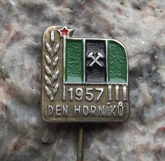 1957 National Miners Mine Workers Day Mining Crossed Hammers Logo Pin Badge