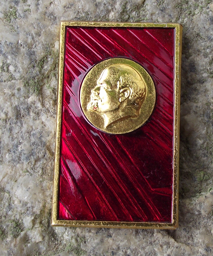 Vintage VI Vladimir Lenin Russian Communist Politicial Red Flag Pin Badge