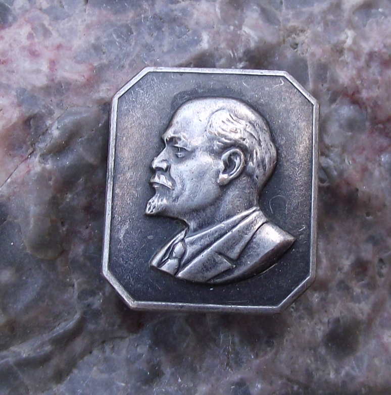 Vintage Early VI Lenin 3D Raised Relief Golden Head Enamel Square Pin Badge