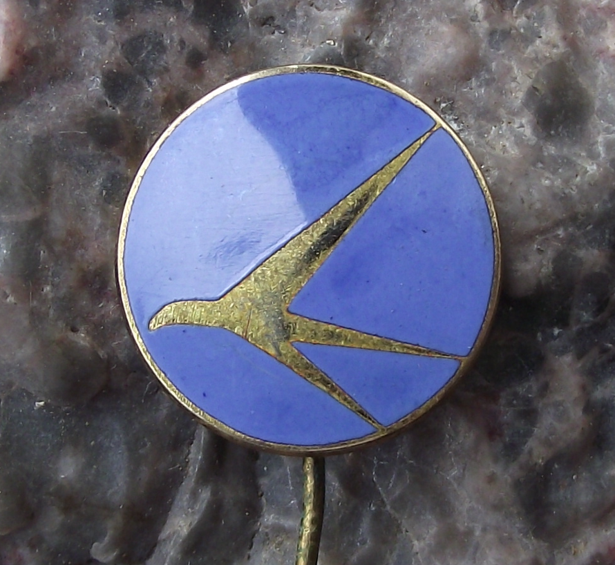 Vintage Romanian Airlines TAROM Tail Logo Aircraft Aviation Pin Badge