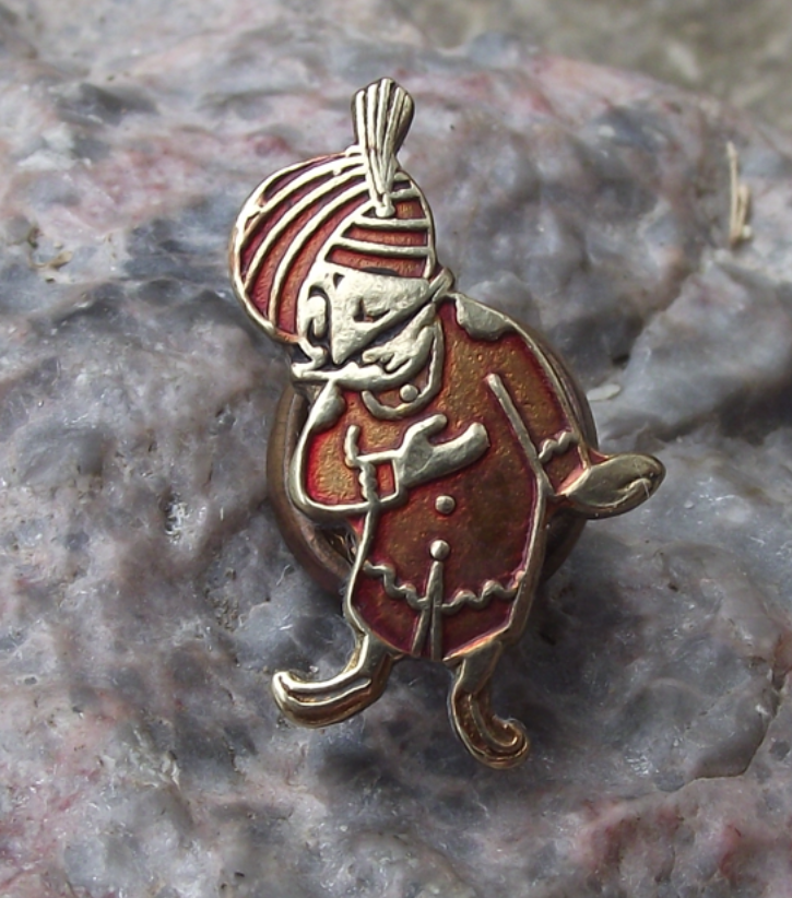 Vintage Air India Turbaned Maharajah Man Indian Airlines Pin Badge