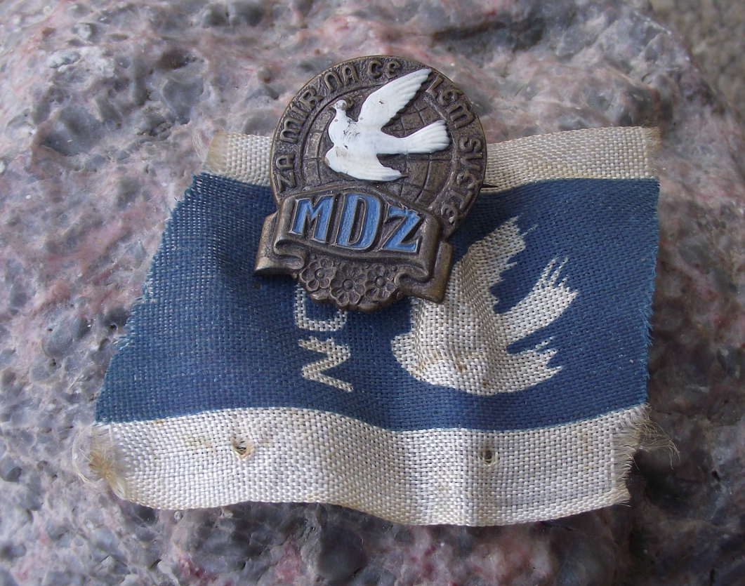 Vintage IWD Women's Day MDZ World Peace Dove Flowers + Ribbon Pin Badge