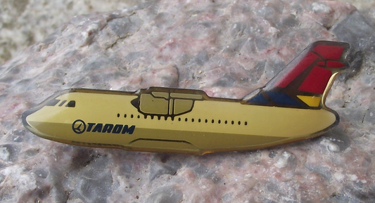 Romanian Airlines TAROM ATR 72 Turboprop Airliner Aircraft Pin Badge