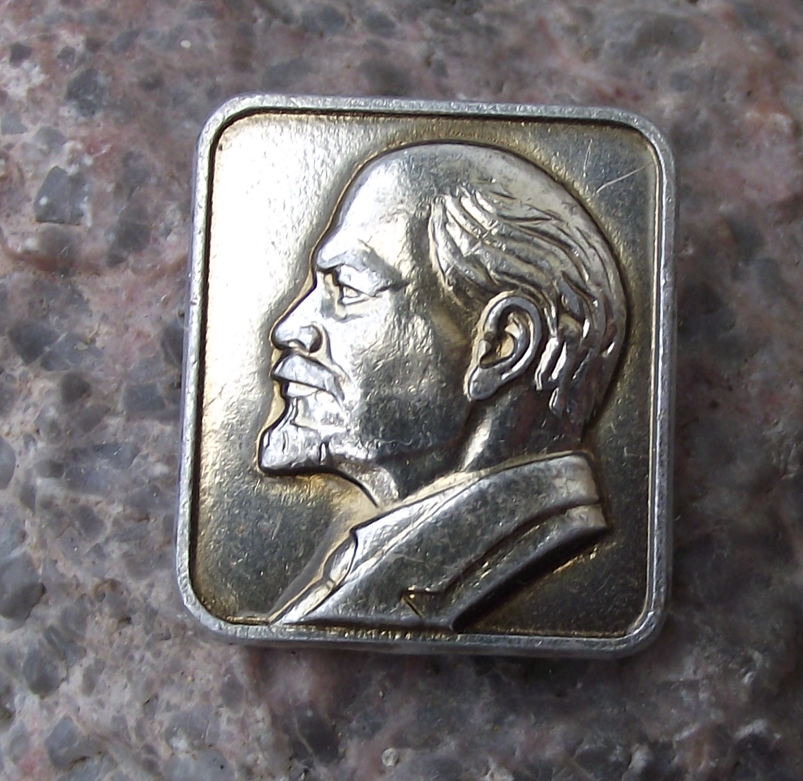 Vintage Gold Tinted Vladimir Lenin Head Soviet Union Russia Pin Badge