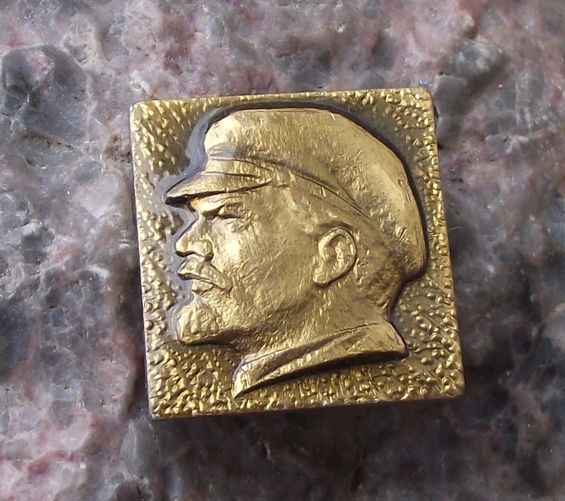 Vintage VI Lenin Soviet Leader Wearing Flat Cap Working Class Hat Pin Badge