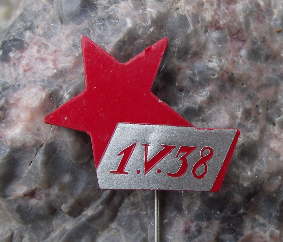 1938 Czechoslovakia May Day Celebration Red Russian Star Pin Badge