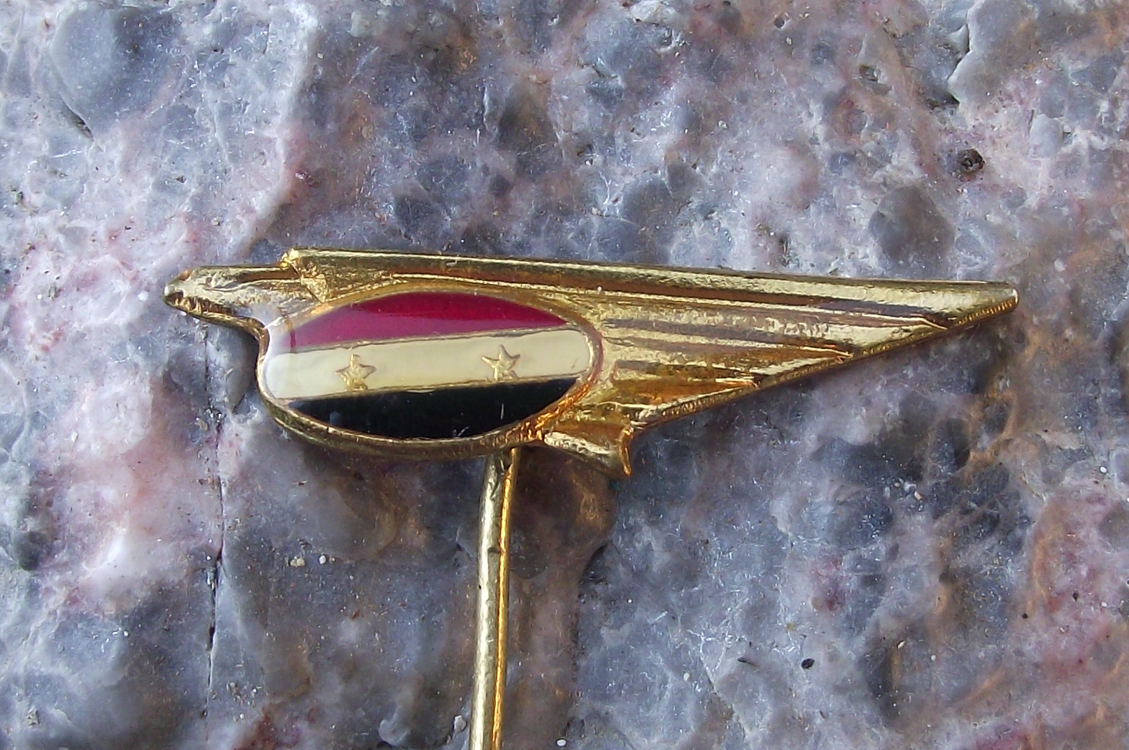 Vintage United Arab Airlines Red White Black Flag Eagle Pin Badge