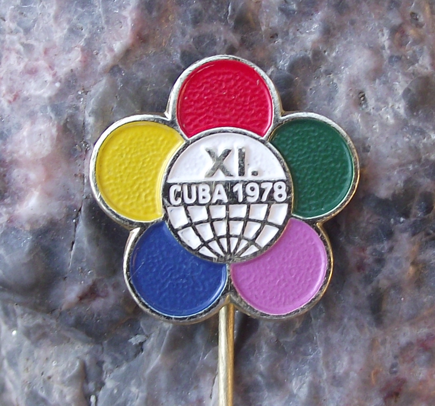 1978 WFDY World Youth Festival Castro Cuba Democratic Federation Pin Badge