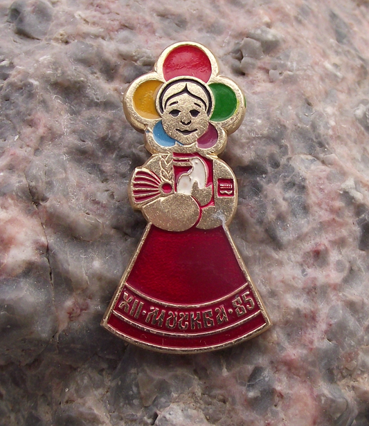 1985 WFDY World Youth Festival Moscow Traditional Dress Girl Pin Badge