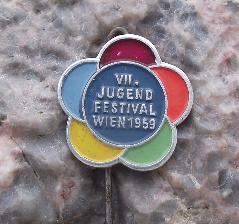 1959 WFDY World VII 7th Youth Festival Vienna Austria Flower Pin Badge