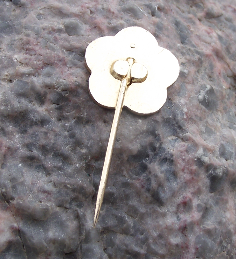 1965 WFDY World IX 9th Youth Festival Algeria Africa Flower Pin Badge