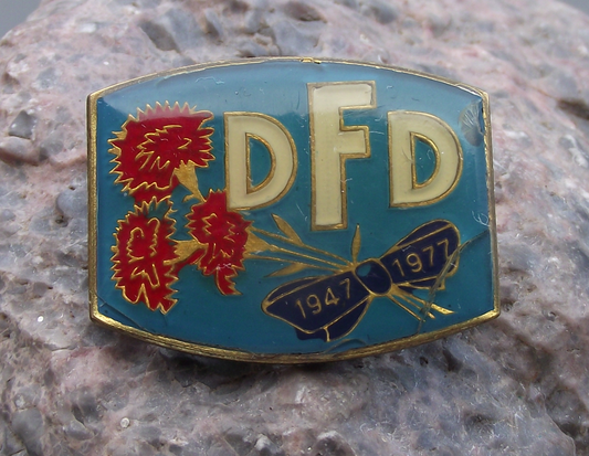 1977 DFD Democratic Women's League of East Germany DDR Pin Badge