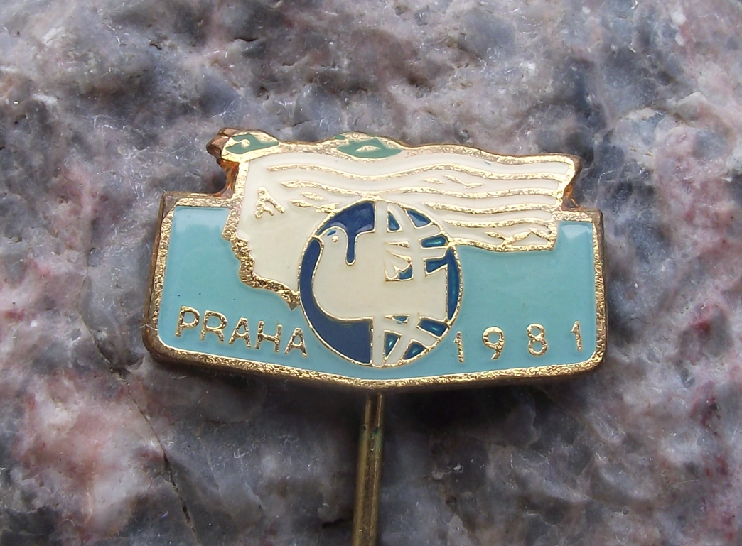 1981 United Nations World Womens Conference Prague Dove Pin Badge