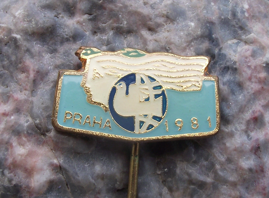 1981 United Nations World Womens Conference Prague Dove Pin Badge