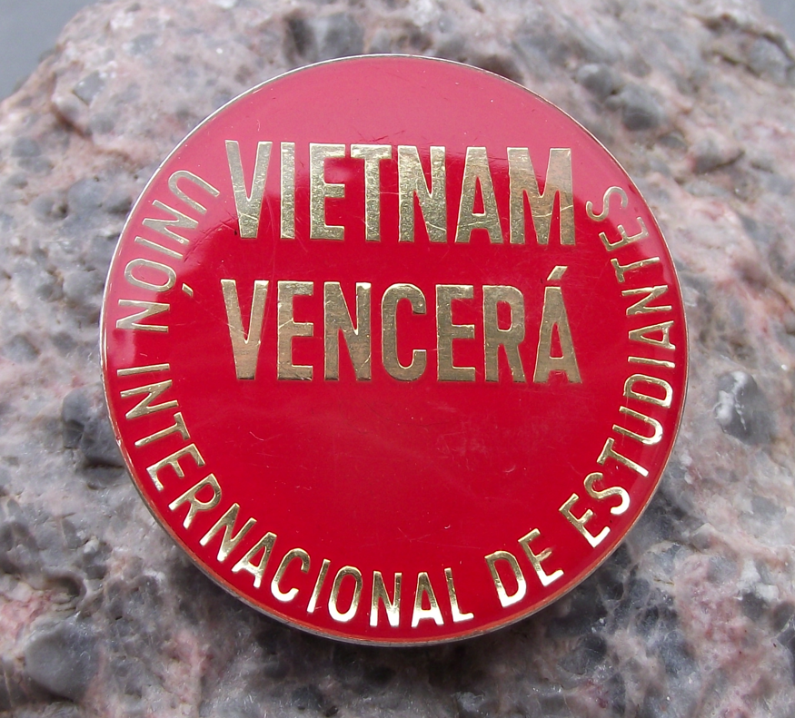 Vintage IUS Students Association Victory in Vietnam War Pin Badge