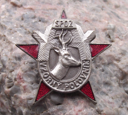 Vintage Slovakia Excellent Hunter Hunters Silver Award Deer Red Star Pin Badge