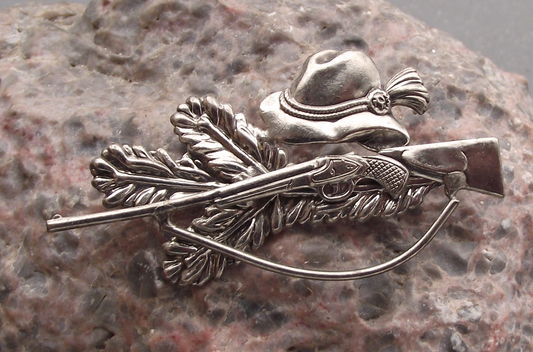 Vintage Hunter's Feathered Hat Hunting Rifle CMS Czech Hunt Pin Badge