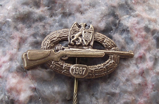 1987 Baden Germany Shooting Award Bolt Action Rifle Pin Badge