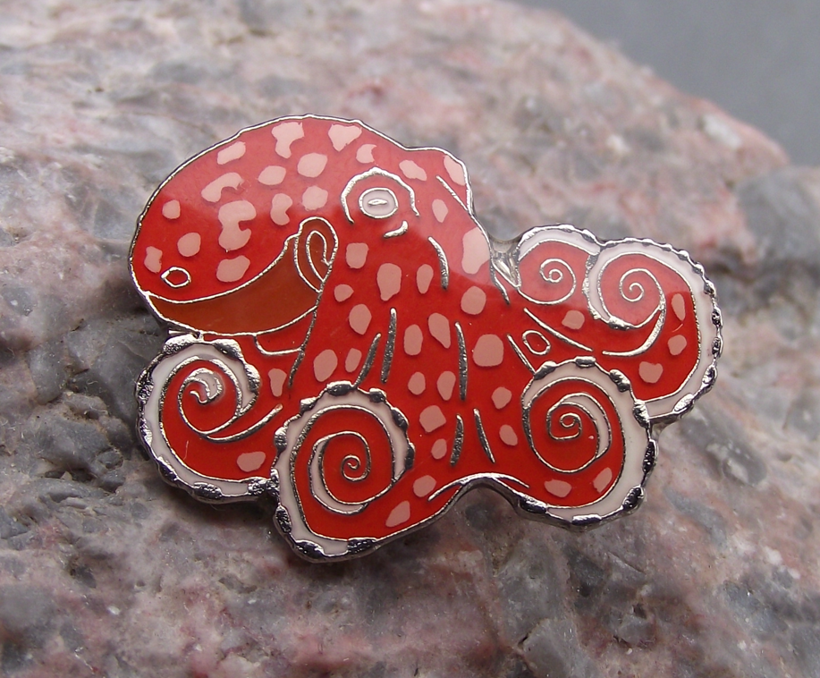 Curled Octopus Seaside Rock Shore Intelligent Sea Wildlife Cephalopod Pin Badge