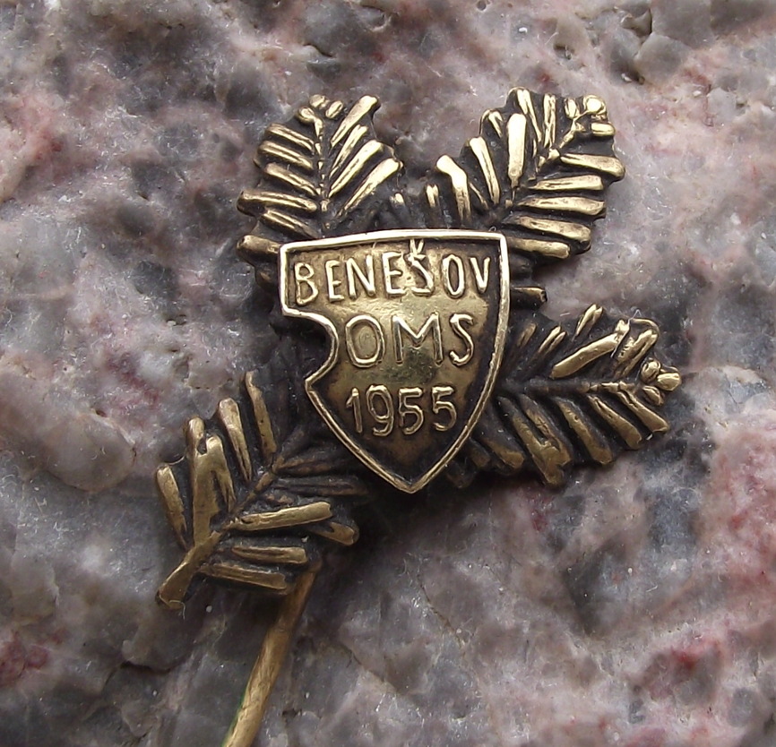 1955 Benesov Pine Branch Czech Hunters Emblem Hunting Union Pin Badge