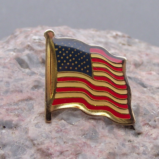 Vintage USA American Flag US Stars and Stripes America Lapel Pin Badge