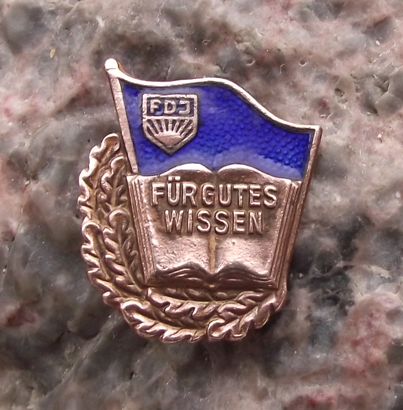 Vintage FDJ Freie Deutsche Jugend East German Good Student Pin Badge