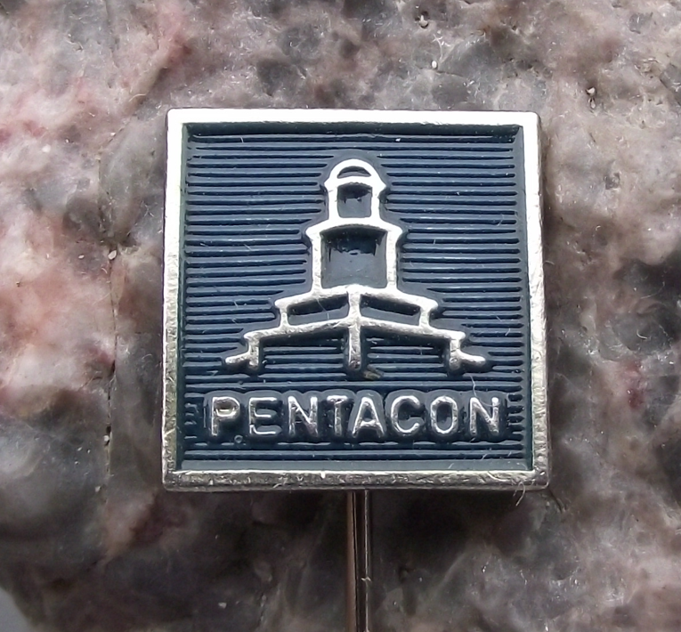 Vintage Pentacon East German Camera Lens Optical Firm DDR Pin Badge