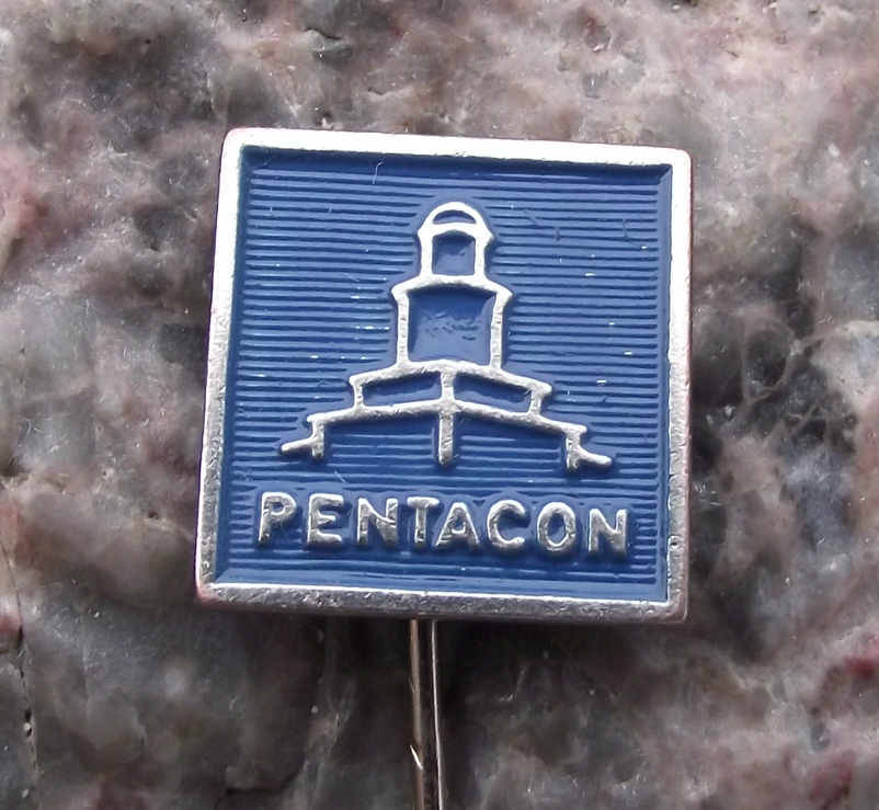 Vintage Pentacon East German Camera Lens Optical Firm DDR Pin Badge