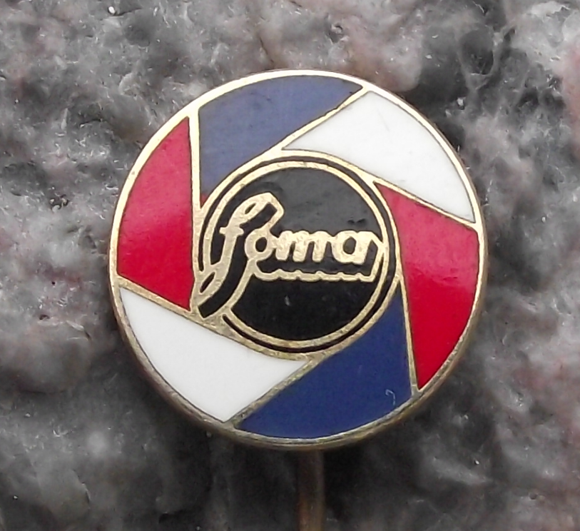 Vintage FOMA Camera Film Company Lens Shutter Logo Motif Pin Badge