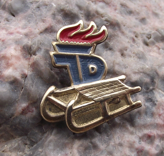 Vintage Thalmann Pioneer East Germany Youth Toboggan DDR Sledge Pin Badge