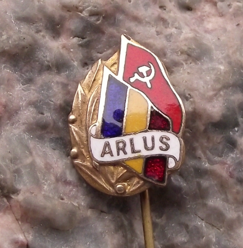 Vintage ARLUS Romania Russia Soviet Friendship Flags Pin Badge