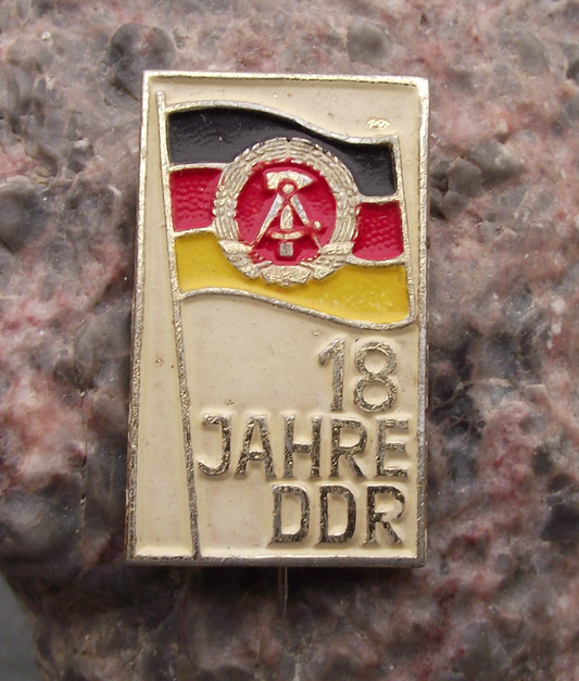 1967 German DDR GDR 18th Anniversary East Germany Flag Pin Badge