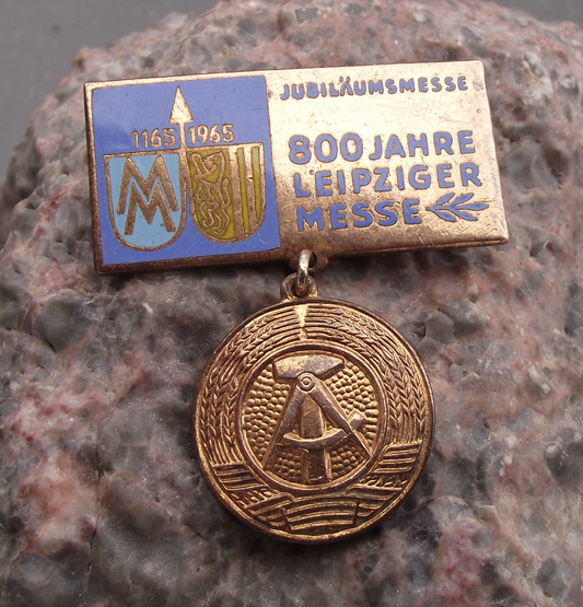 1965 MM Leipzig Messe East German Trade Fair DDR GDR Logo Medal Pin Badge