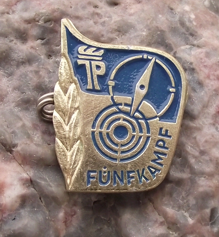 Vintage Thalmann Pioneer DDR Funfkampf Gun Target Pentathlon Pin Badge