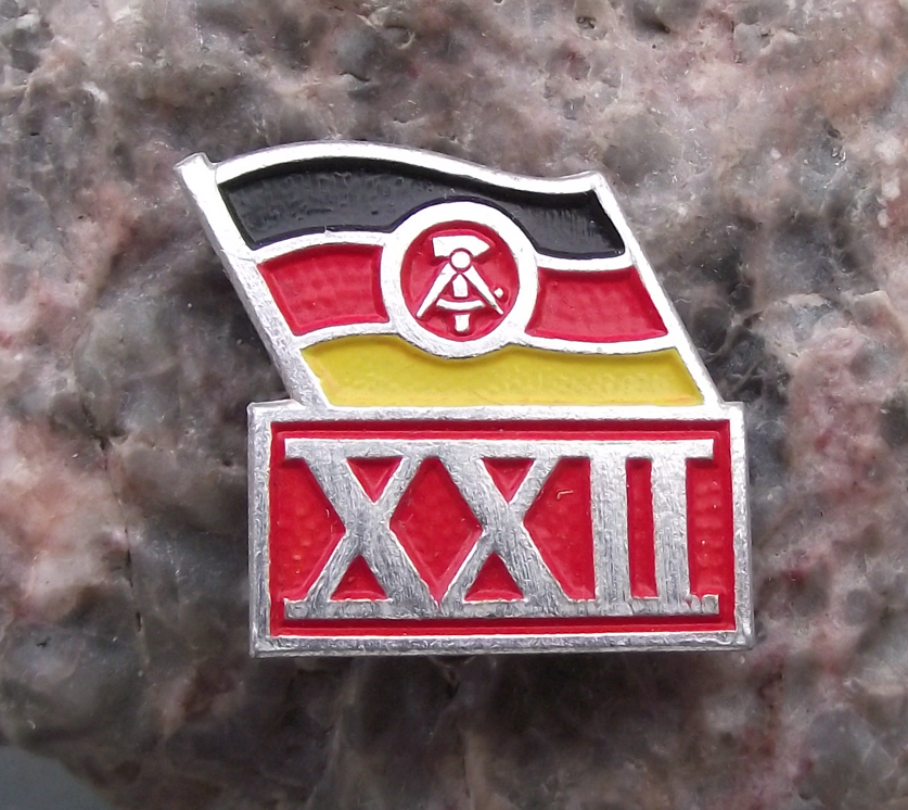 1971 German DDR GDR 22nd Anniversary East Germany Flag Pin Badge