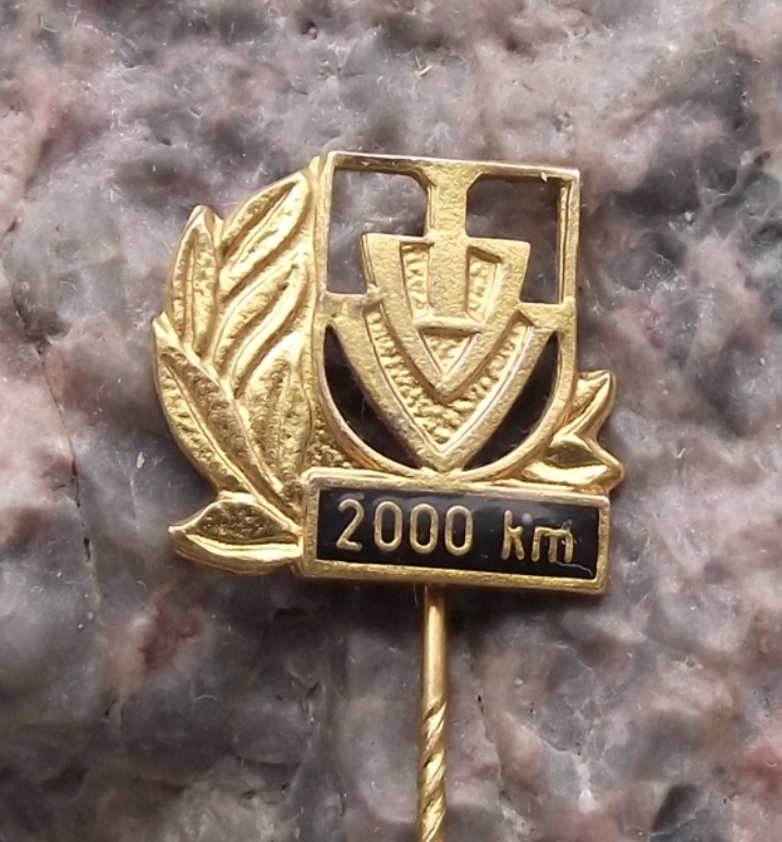 Vintage 2000 km IVV Internationaler Volkssportverband Walking Award Pin Badge