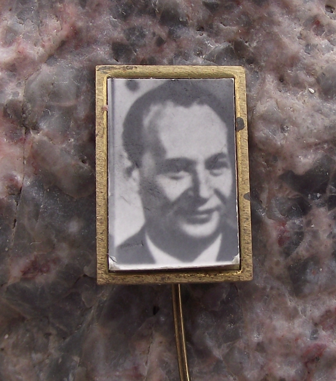 Vintage President Alexander Dubcek Czech Communist Picture Pin Badge