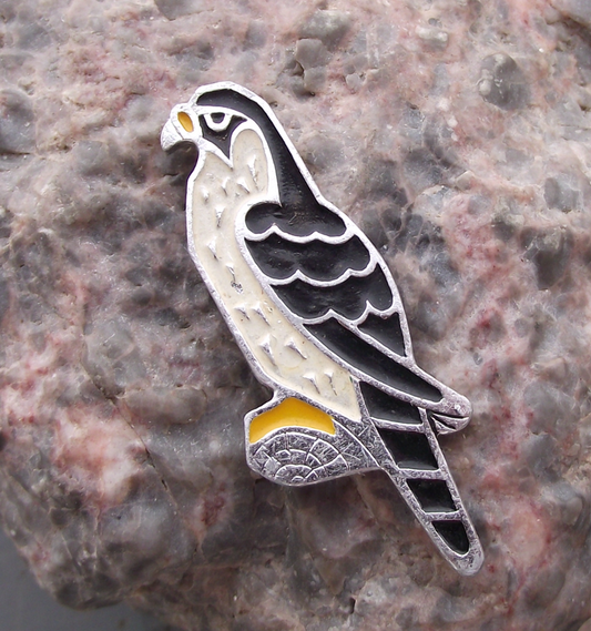 Vintage Russian Soviet Bird of Prey Peregrine Falcon Breeders Club Pin Badge