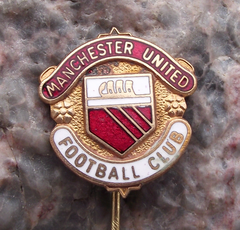 Vintage Manchester United Football Soccer Club Ship Shield Logo Pin Badge