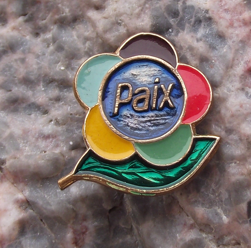 1957 WFDY World VI 6th Youth Festival Moscow Peace Paix Flower Pin Badge