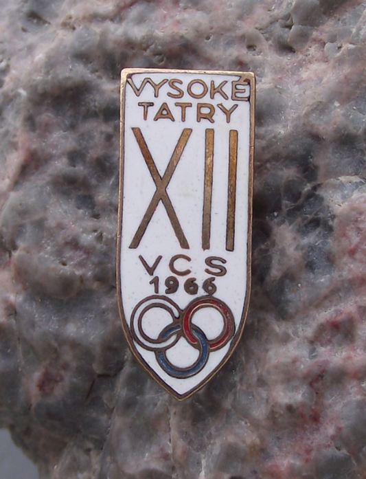 1966 Slovakia 12th Velka Cena Vysoke Tatry Skiing Ski Race VCS Pin Badge