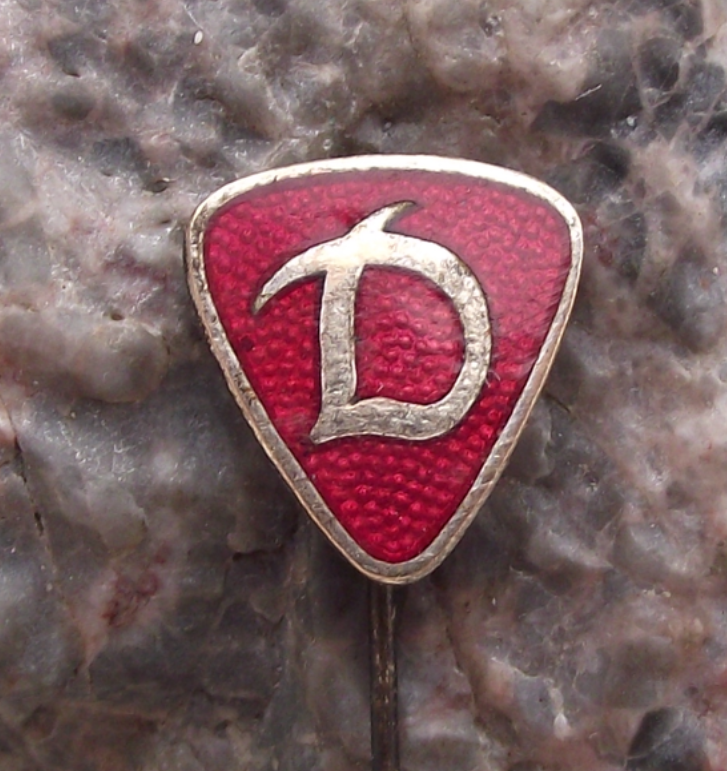 Vintage Dynamo Berlin Football Club Capital D Logo East German Pin Badge