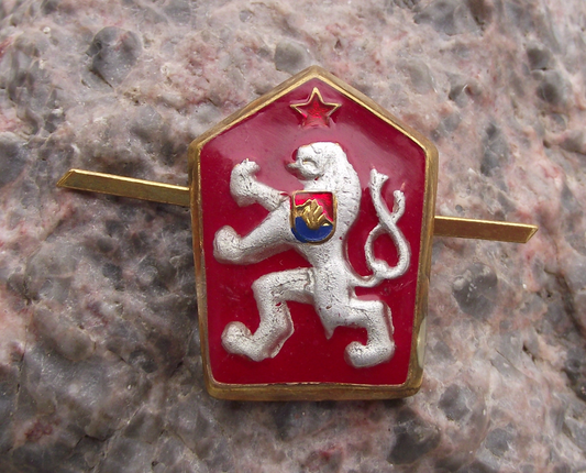 Czechoslovakia Army CSLA Hat Cap Insignia Enamelled Lion and Star