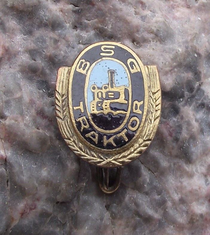 Vintage BSG Traktor East Germany Agricultural Football Soccer Team Pin Badge