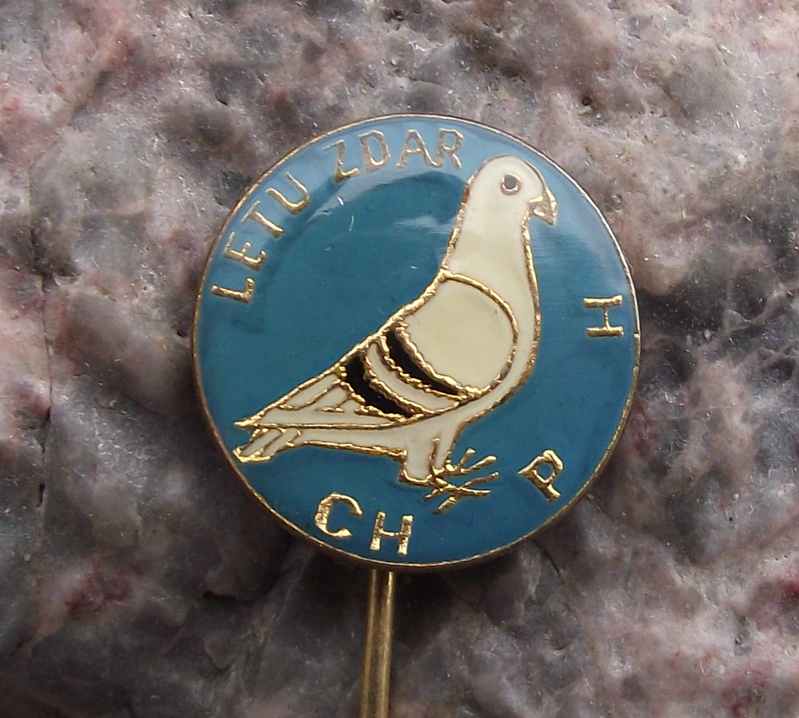 Vintage Czechoslovakia Homing Pigeon Breeders Association Bird Pin Badge